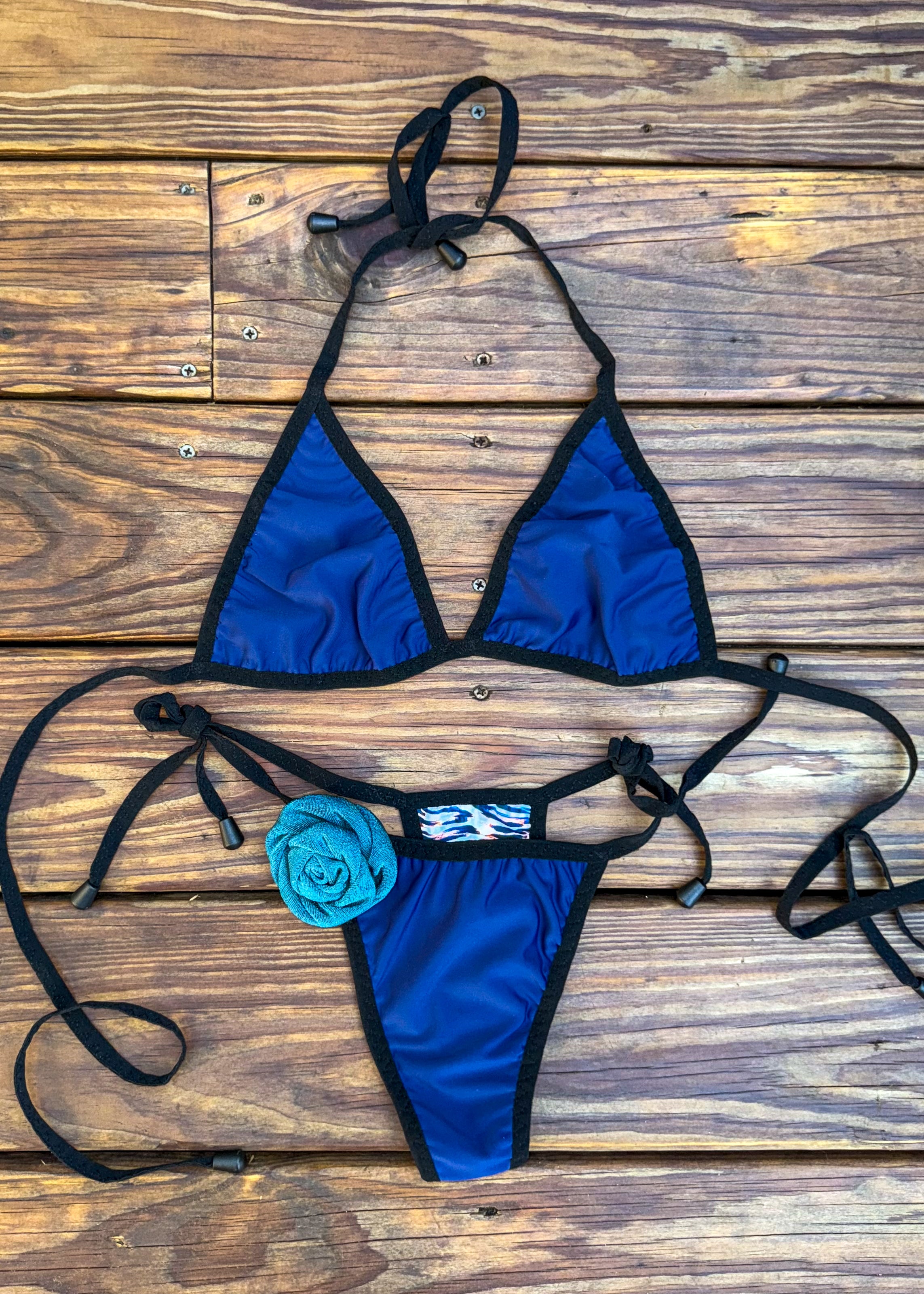 Reversible Thong Kini - 1 of 1 (SIZE M)