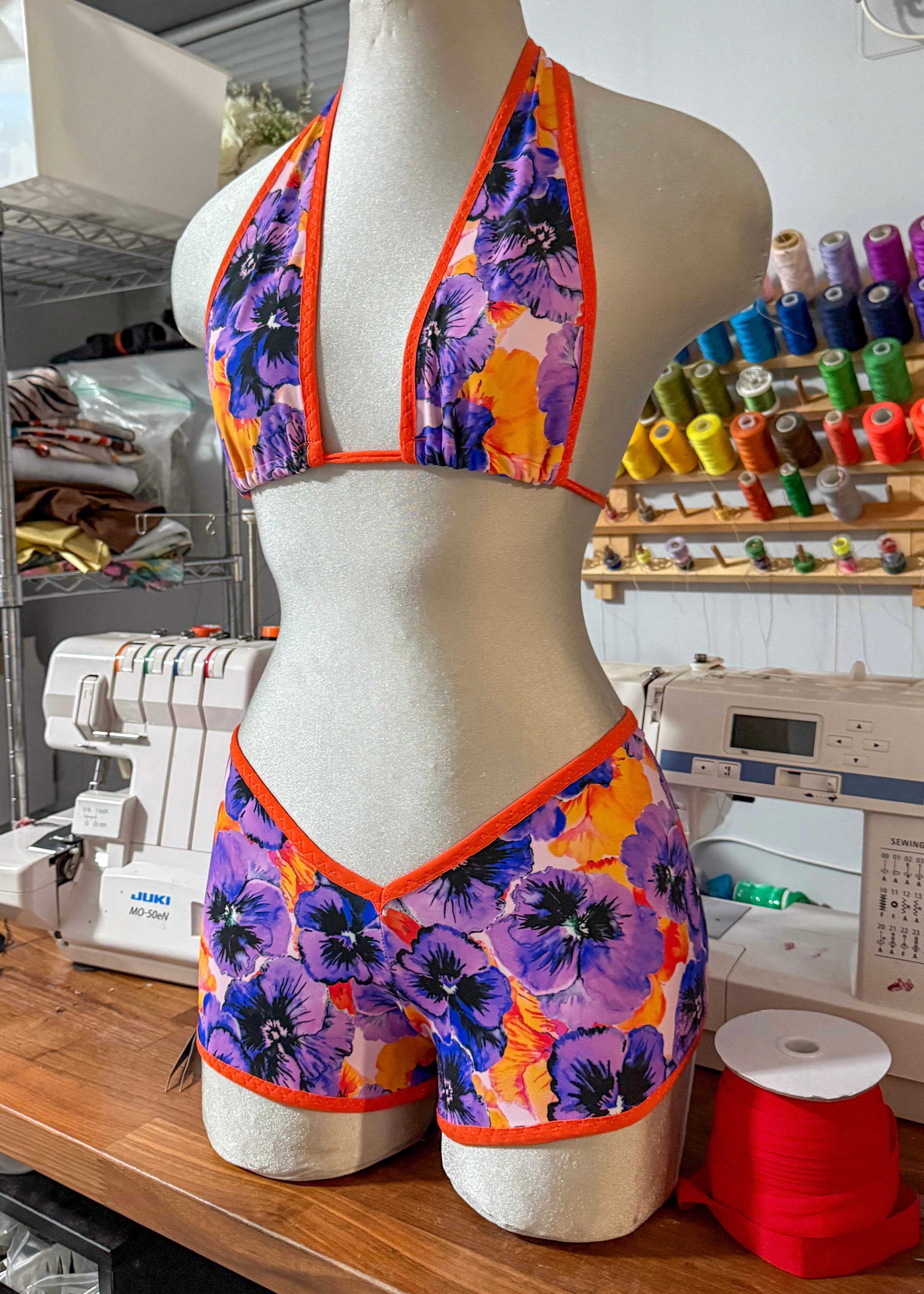 V Cut Shorts Kini - 1 of 1 (SIZE M)