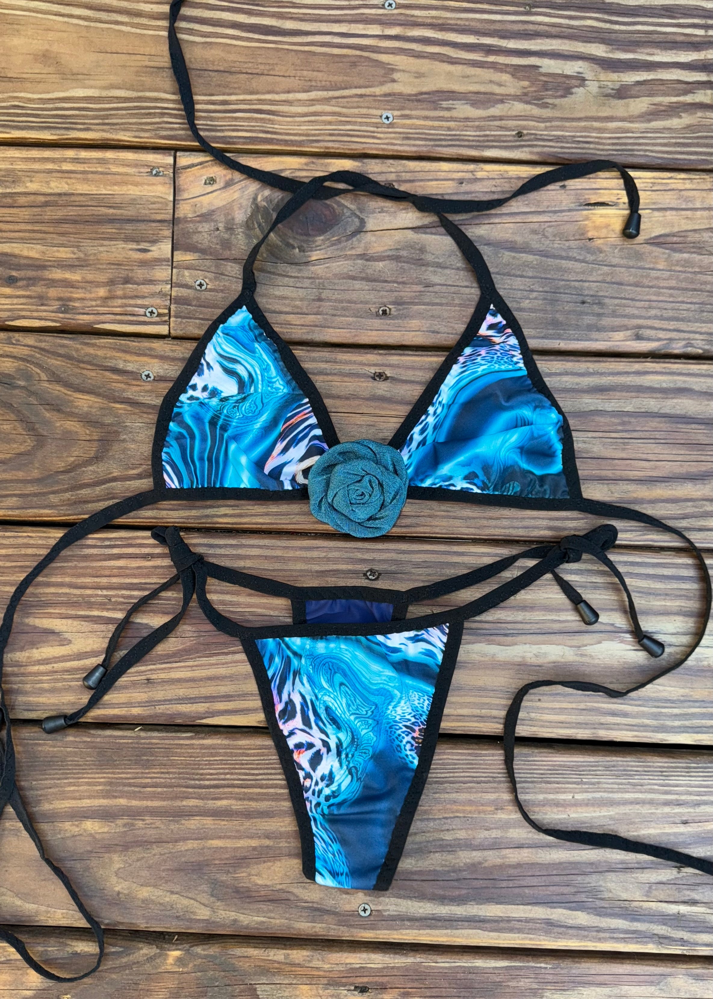 Reversible Thong Kini - 1 of 1 (SIZE M)