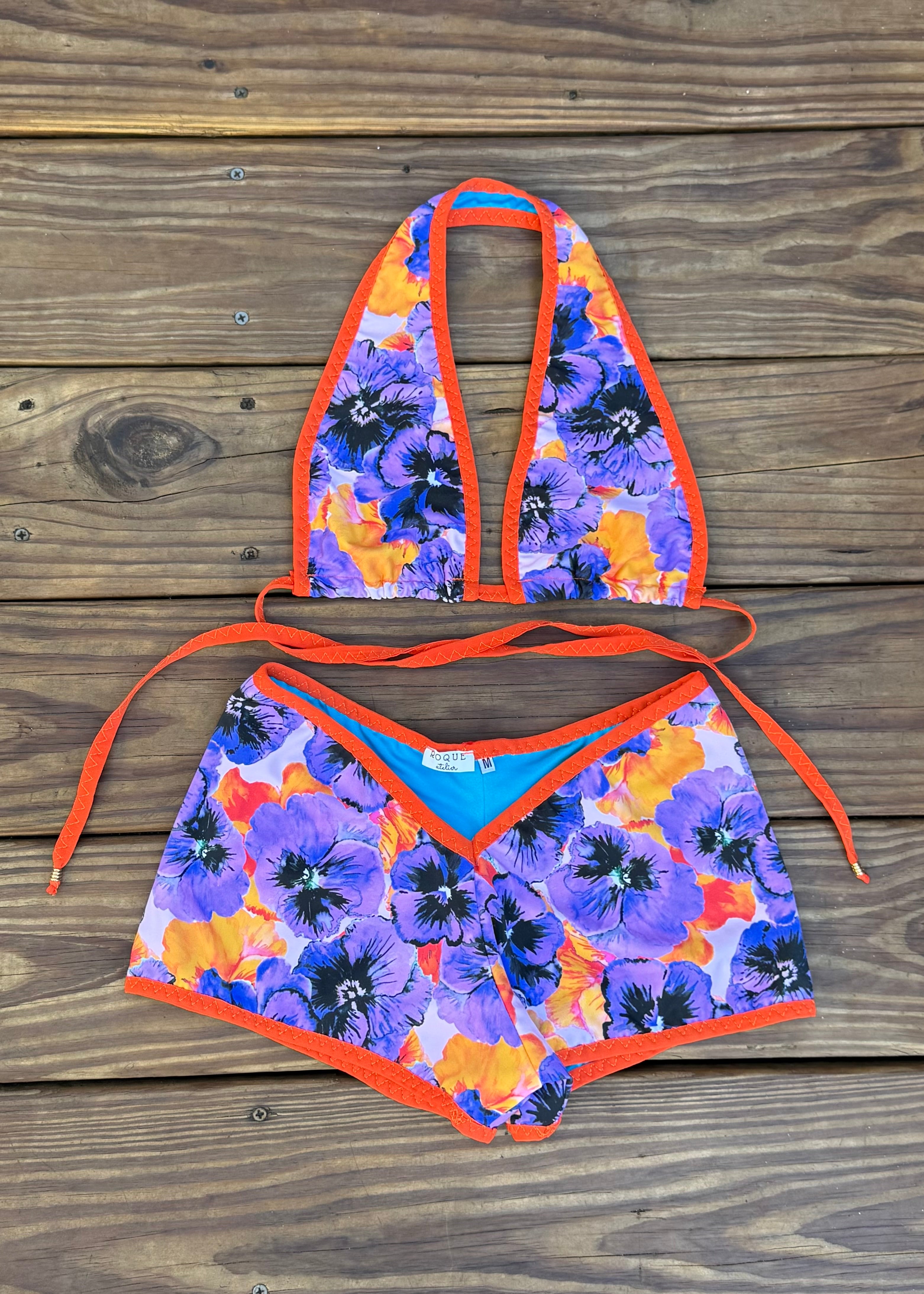 V Cut Shorts Kini - 1 of 1 (SIZE M)
