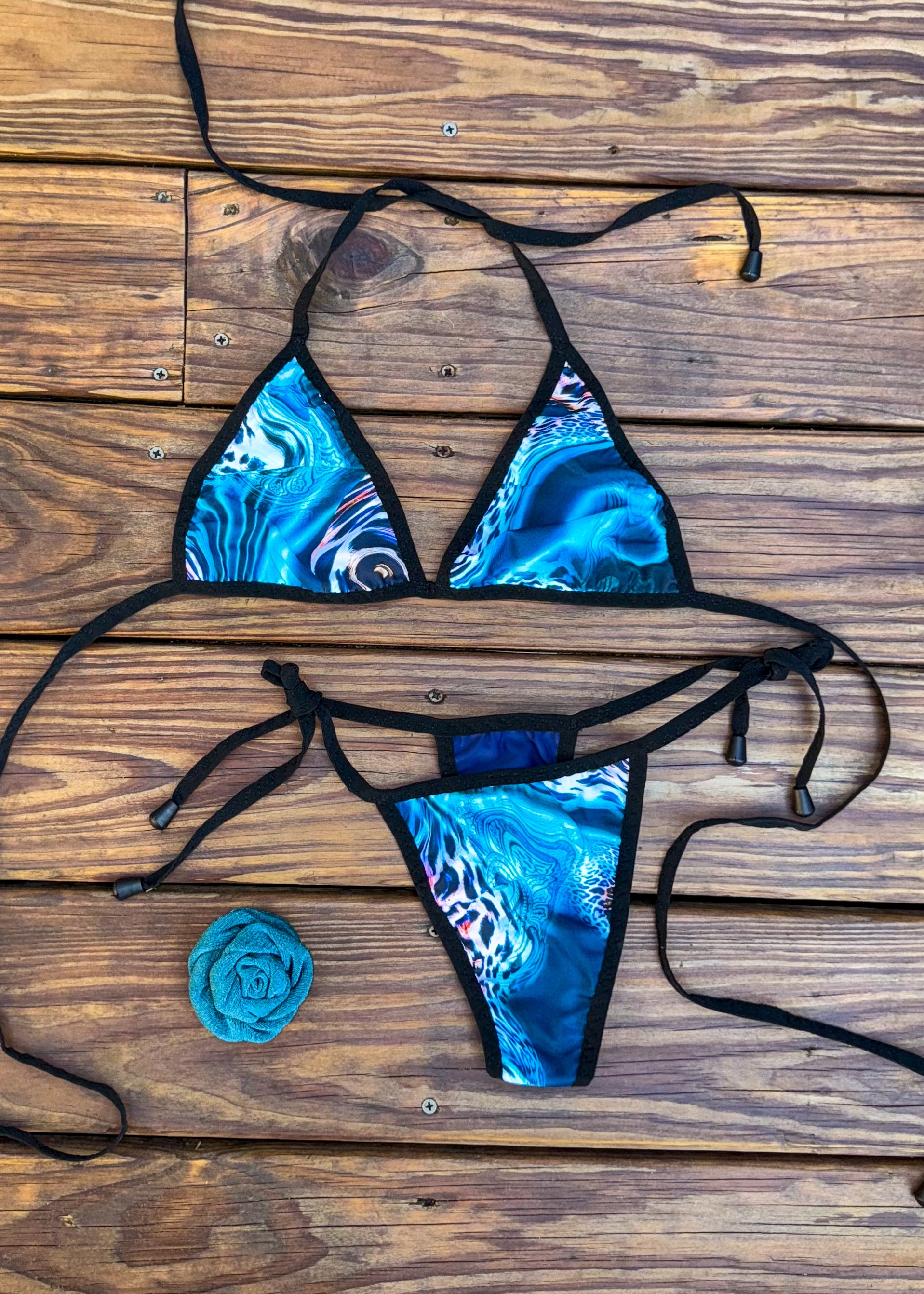 Reversible Thong Kini - 1 of 1 (SIZE M)